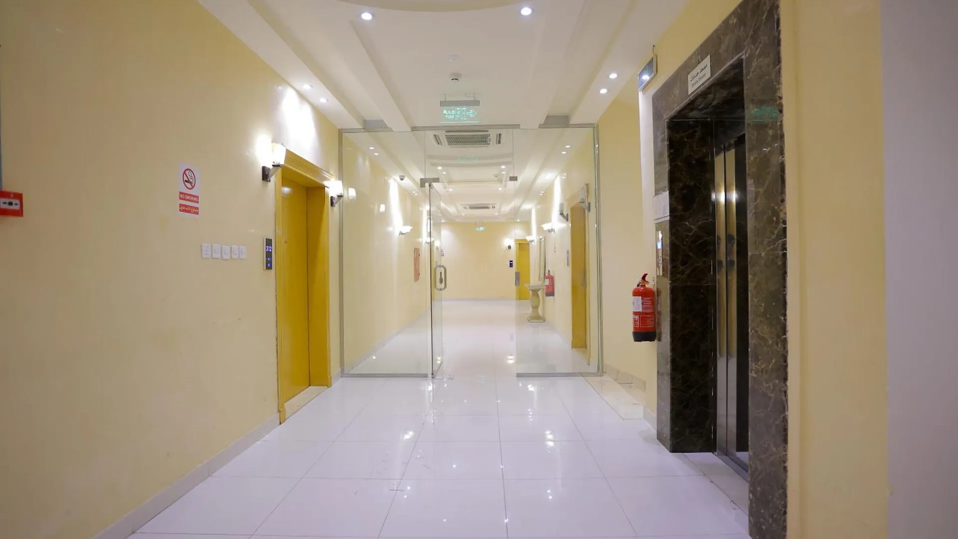 Aparthotel هوستا الملقا